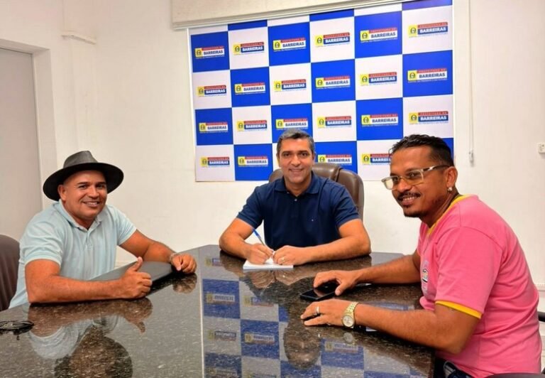 Prefeito Otoniel Teixeira recebe organizadores do Arraiá do Barreiras I e confirma apoio da Prefeitura aos festejos juninos