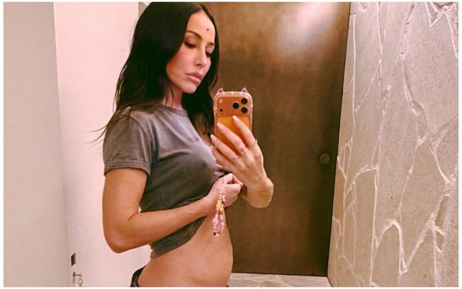 Sabrina Sato exibe barriga de grávida e seguidores se derretem