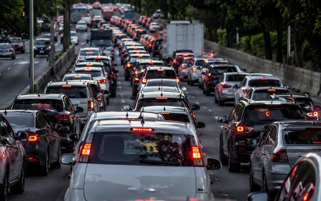 A matemática dos engarrafamentos nas férias