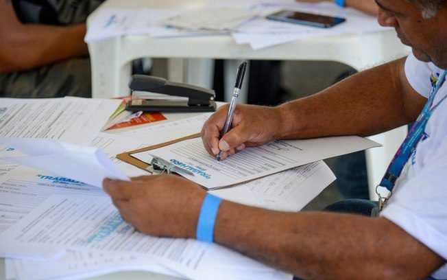 Benefício de até R$ 2.518 já pode ser solicitado; veja para quem