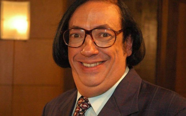 Marcos Oliveira, o Beiçola, descobre infecção e é internado