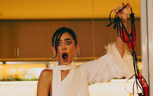 Noiva de Felipe Araújo, Lara Prado abre álbum do chá de lingerie