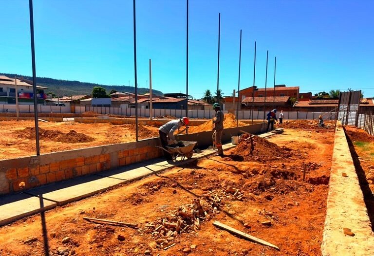 Obras do Centro Esportivo Comunitário avançam no bairro Barreiras I e ampliam investimentos nas estruturas de esporte e lazer da cidade