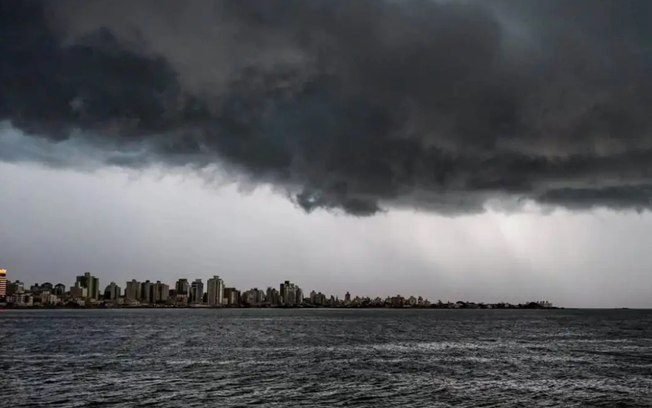 RS amplia alerta de chuvas para até quarta-feira