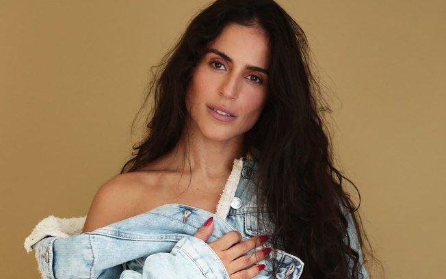 Camilla Camargo interpreta duas policiais em produções distintas
