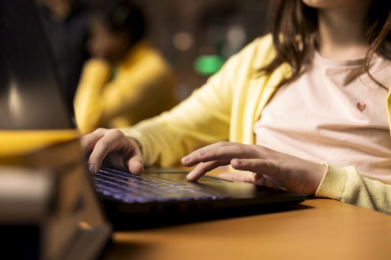 Centro de Recondicionamento de Computadores oferece cursos gratuitos de tecnologia em Salvador