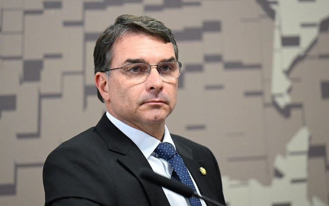 Flávio diz que aceitará resultado das urnas nas eleições de 2026