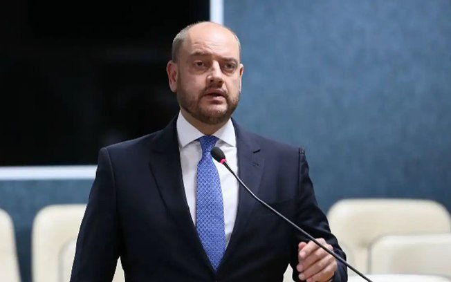 Rio exonera 6,1 mil comissionados e prevê economia de R$ 221 mi