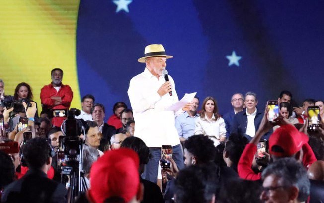 Lula sanciona lei que pune crimes sexuais com uso de IA