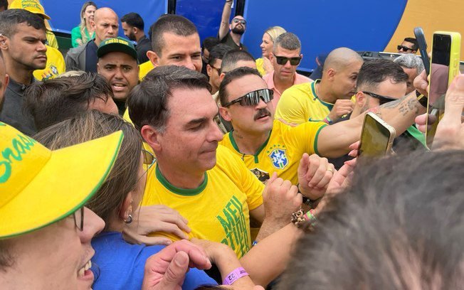 Em primeiro ato em Minas, Flávio critica gestão econômica de Lula
