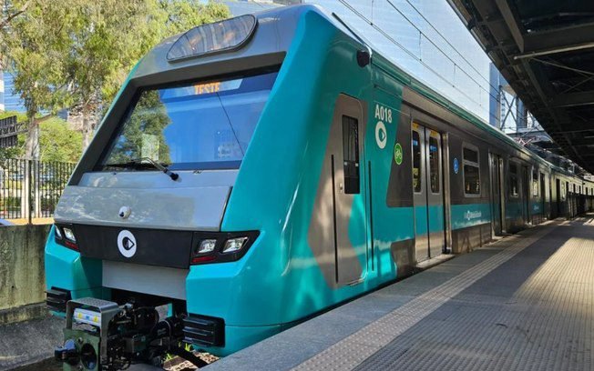 Trem descarrila na Linha 8 em SP; estação Júlio Prestes fechada