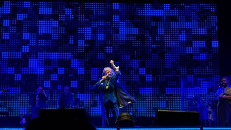Maria Bethânia emociona público em noite de celebração à música brasileira no Festival de Inverno Bahia