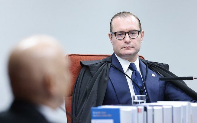 Zanin manda PF entregar celular de Vorcaro; Gilmar pede cópia