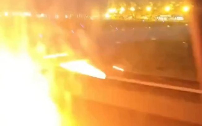 Gol aborta decolagem após chamas em motor em Goiânia