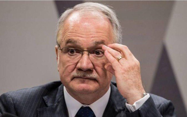Fachin assume caso que envolve relação entre Moraes e Vorcaro