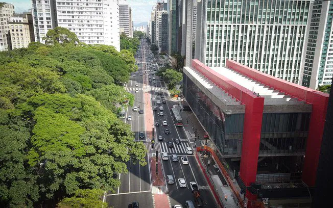 SP: feriado começa seco e quente, mas chove no domingo (02)