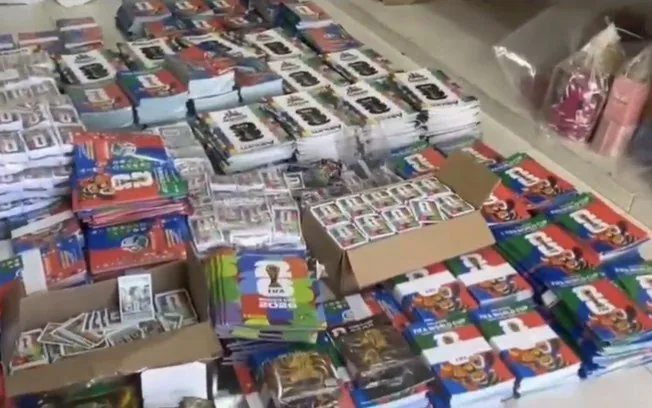 Copa: operação apreende mais de 85 mil álbuns e figurinhas falsas