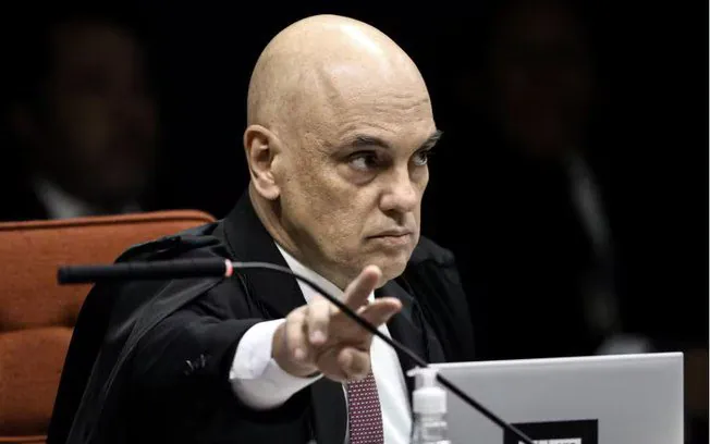 Moraes manda PF fazer buscas contra fonte de jornalista