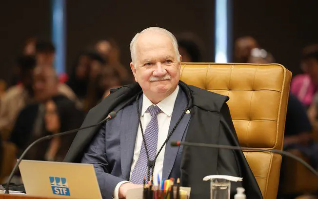 Fachin dá 48h a Andrei antes de decidir futuro no comando da PF