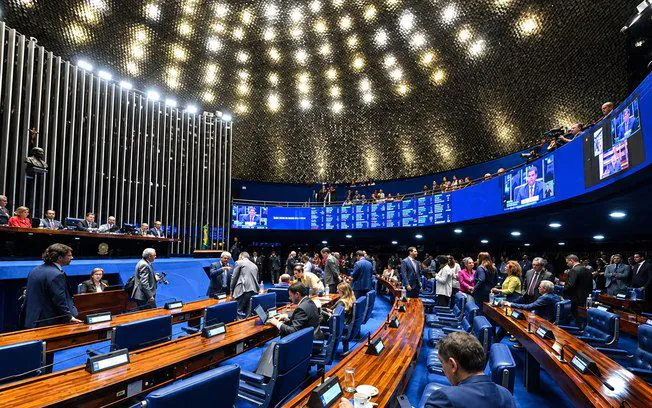 Fim da 6×1: Senado aprova PEC que reduz a jornada de trabalho